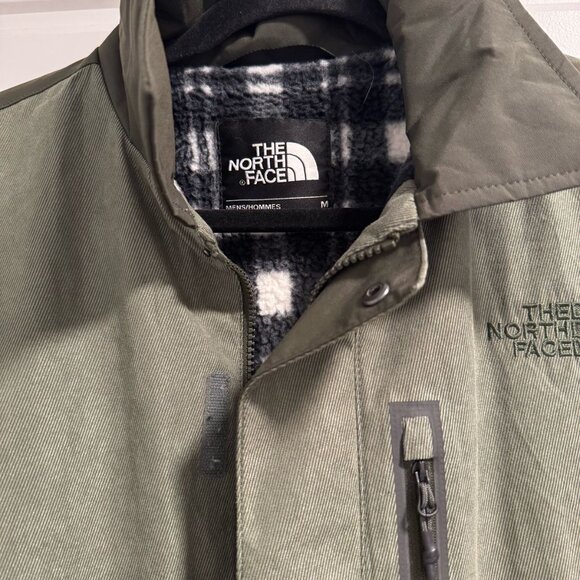 The North Face Men’s Jacket — Military Green | Size M (Excellent Condition) - Picture 3 of 9